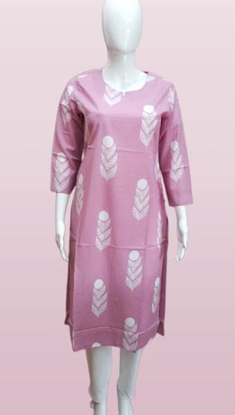 Blushing Dandelion – Light Pink Kurti with Floral & Leaf Motifs
